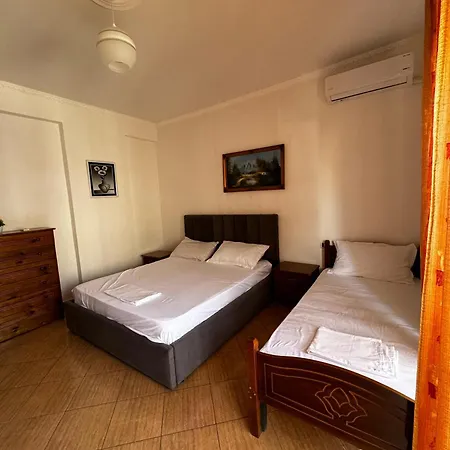 Totos Place Daire Avlonya